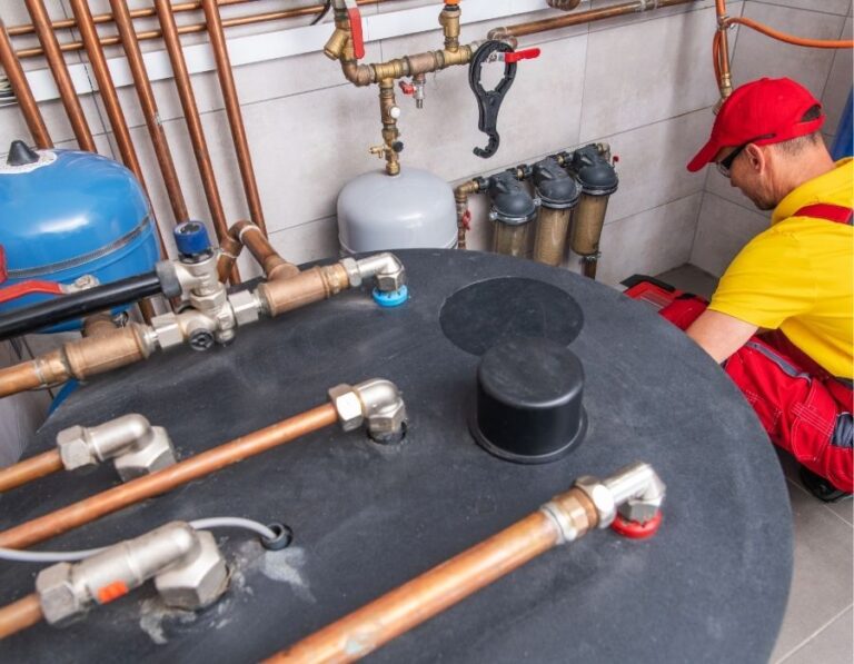 Emergency Plumbing Situations: Essential Steps to Take Before the Plumber Arrives